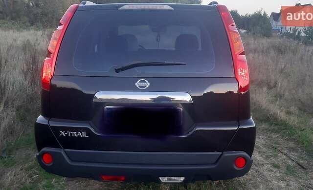 Черный Ниссан ИксТрейл, объемом двигателя 2 л и пробегом 182 тыс. км за 9300 $, фото 17 на Automoto.ua