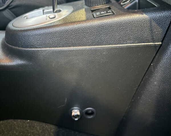 Чорний Ніссан ІксТрейл, об'ємом двигуна 2.49 л та пробігом 233 тис. км за 10500 $, фото 7 на Automoto.ua