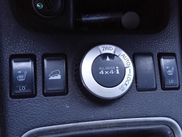 Чорний Ніссан ІксТрейл, об'ємом двигуна 2 л та пробігом 154 тис. км за 8880 $, фото 8 на Automoto.ua