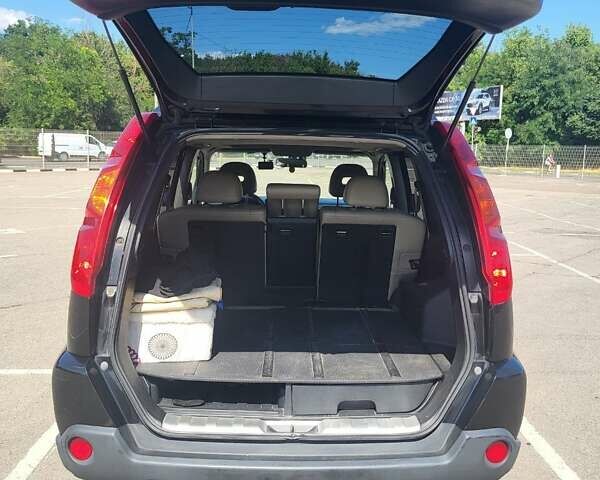 Чорний Ніссан ІксТрейл, об'ємом двигуна 2.49 л та пробігом 240 тис. км за 8700 $, фото 5 на Automoto.ua