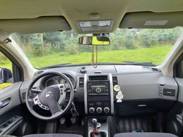 Чорний Ніссан ІксТрейл, об'ємом двигуна 0 л та пробігом 240 тис. км за 2800 $, фото 3 на Automoto.ua