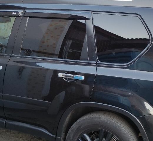Чорний Ніссан ІксТрейл, об'ємом двигуна 2 л та пробігом 205 тис. км за 7700 $, фото 6 на Automoto.ua