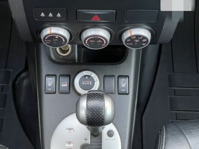 Черный Ниссан ИксТрейл, объемом двигателя 2 л и пробегом 242 тыс. км за 9300 $, фото 11 на Automoto.ua