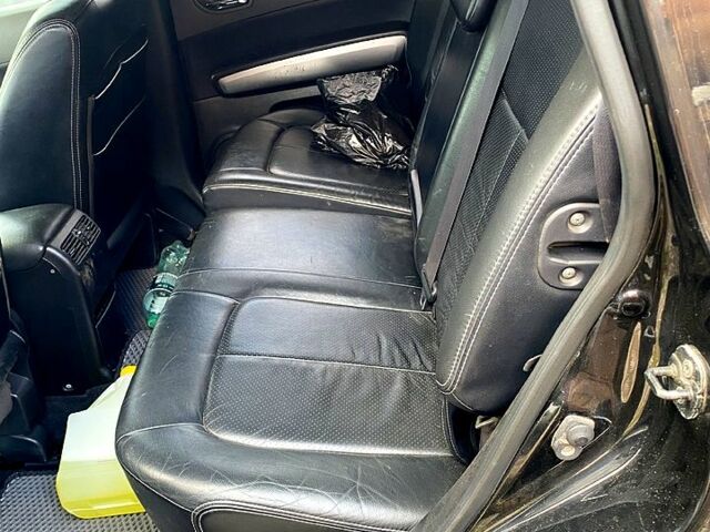 Черный Ниссан ИксТрейл, объемом двигателя 2.5 л и пробегом 280 тыс. км за 7500 $, фото 4 на Automoto.ua