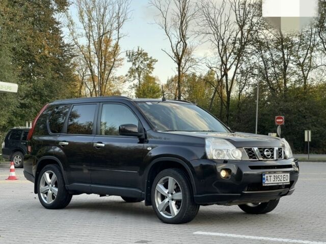 Черный Ниссан ИксТрейл, объемом двигателя 2 л и пробегом 242 тыс. км за 9300 $, фото 2 на Automoto.ua