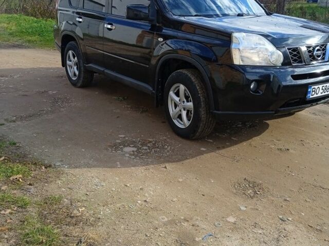 Чорний Ніссан ІксТрейл, об'ємом двигуна 2 л та пробігом 154 тис. км за 8880 $, фото 3 на Automoto.ua