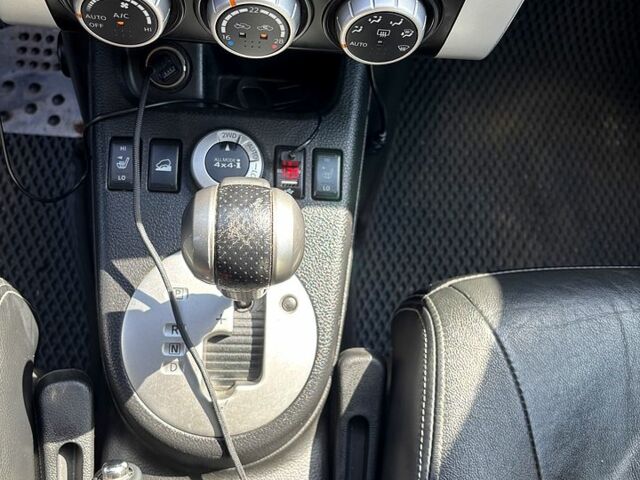 Черный Ниссан ИксТрейл, объемом двигателя 2.5 л и пробегом 199 тыс. км за 8800 $, фото 6 на Automoto.ua