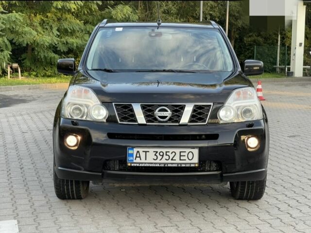 Черный Ниссан ИксТрейл, объемом двигателя 2 л и пробегом 242 тыс. км за 9300 $, фото 3 на Automoto.ua