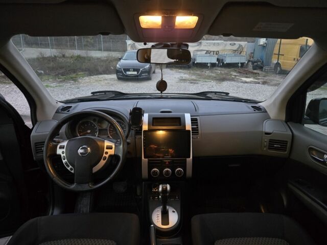 Чорний Ніссан ІксТрейл, об'ємом двигуна 2 л та пробігом 200 тис. км за 10300 $, фото 3 на Automoto.ua