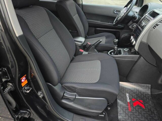 Черный Ниссан ИксТрейл, объемом двигателя 2 л и пробегом 187 тыс. км за 8999 $, фото 16 на Automoto.ua