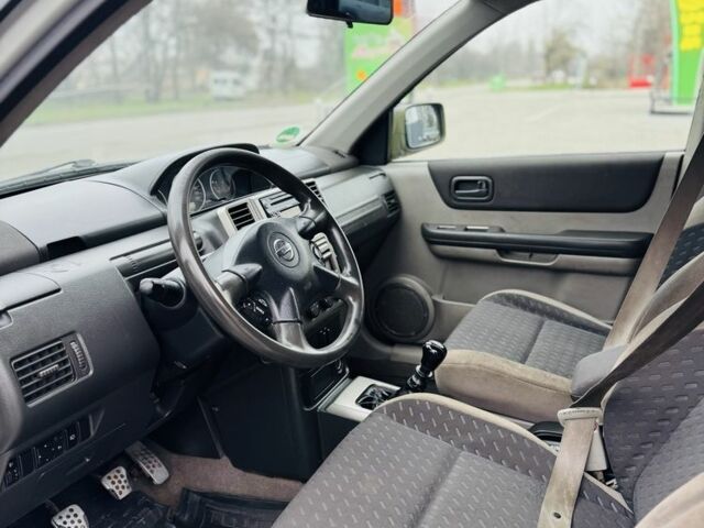 Чорний Ніссан ІксТрейл, об'ємом двигуна 0 л та пробігом 200 тис. км за 2999 $, фото 7 на Automoto.ua