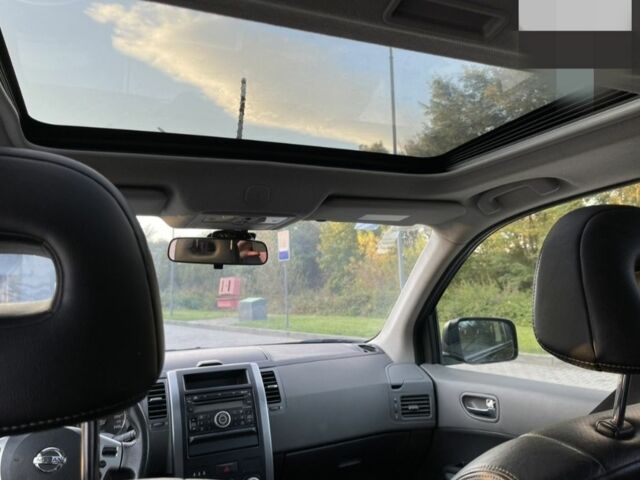 Черный Ниссан ИксТрейл, объемом двигателя 2 л и пробегом 242 тыс. км за 9300 $, фото 10 на Automoto.ua