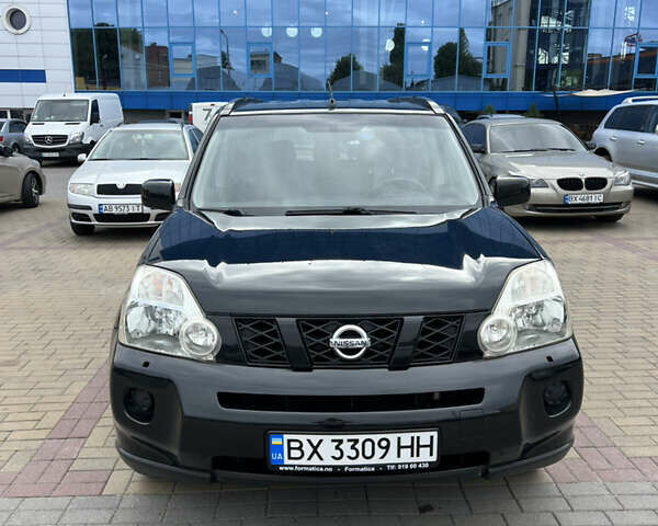 Чорний Ніссан ІксТрейл, об'ємом двигуна 2 л та пробігом 246 тис. км за 7800 $, фото 1 на Automoto.ua