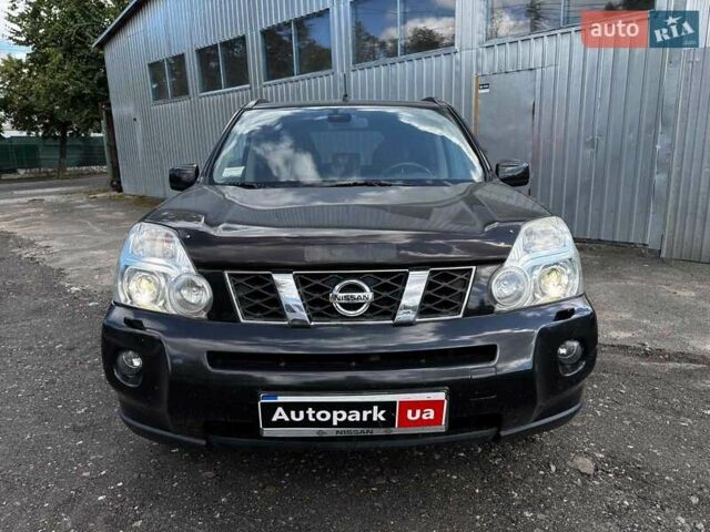 Черный Ниссан ИксТрейл, объемом двигателя 2.5 л и пробегом 166 тыс. км за 8680 $, фото 1 на Automoto.ua