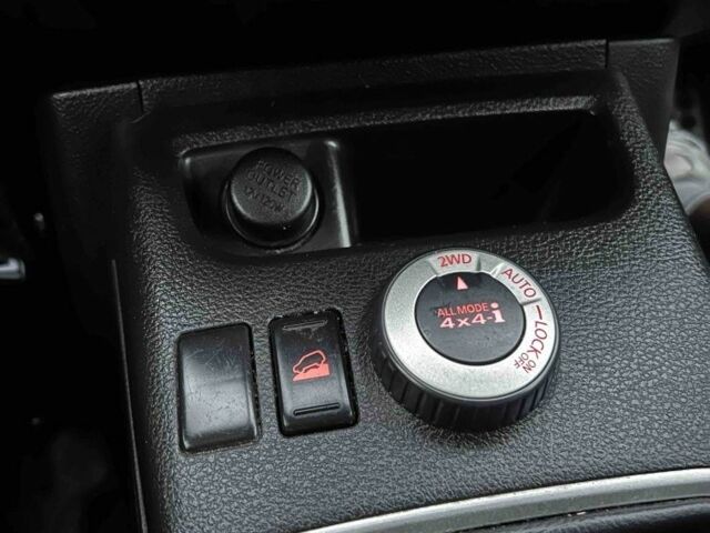 Чорний Ніссан ІксТрейл, об'ємом двигуна 2 л та пробігом 240 тис. км за 6500 $, фото 10 на Automoto.ua