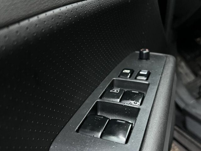 Чорний Ніссан ІксТрейл, об'ємом двигуна 2 л та пробігом 240 тис. км за 6500 $, фото 15 на Automoto.ua