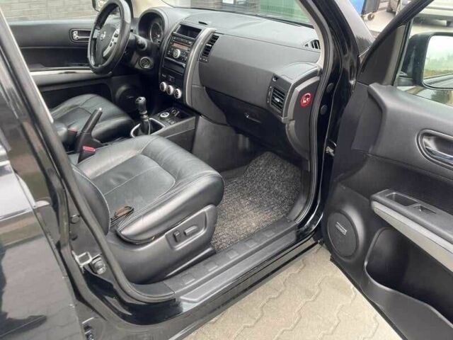 Чорний Ніссан ІксТрейл, об'ємом двигуна 2 л та пробігом 200 тис. км за 3316 $, фото 7 на Automoto.ua