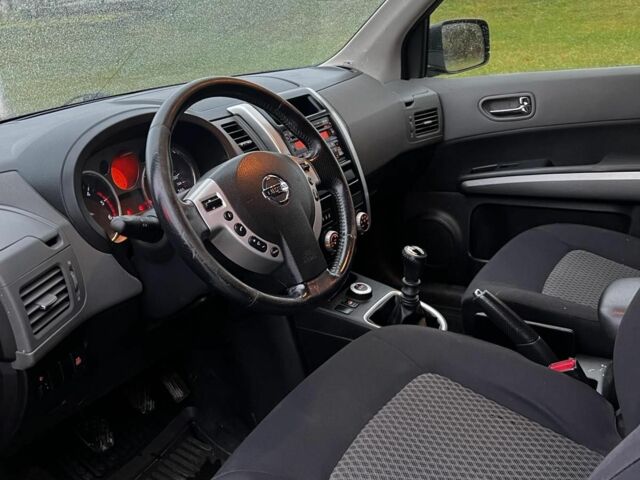 Чорний Ніссан ІксТрейл, об'ємом двигуна 2 л та пробігом 240 тис. км за 6500 $, фото 16 на Automoto.ua