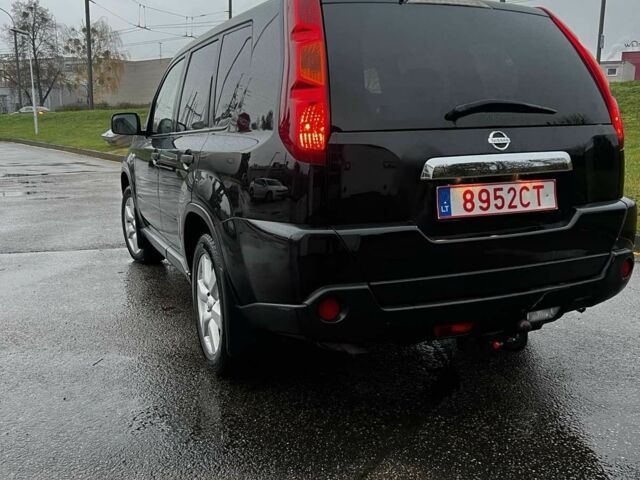 Чорний Ніссан ІксТрейл, об'ємом двигуна 2 л та пробігом 240 тис. км за 6500 $, фото 4 на Automoto.ua