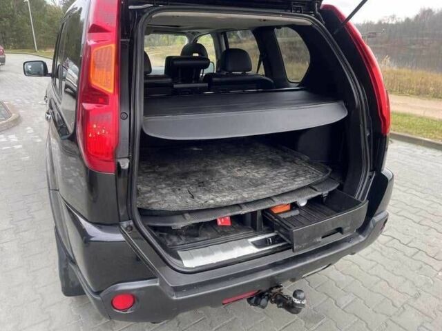 Чорний Ніссан ІксТрейл, об'ємом двигуна 2 л та пробігом 200 тис. км за 3316 $, фото 5 на Automoto.ua