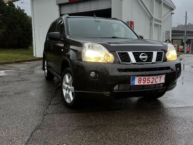Чорний Ніссан ІксТрейл, об'ємом двигуна 2 л та пробігом 240 тис. км за 6500 $, фото 1 на Automoto.ua