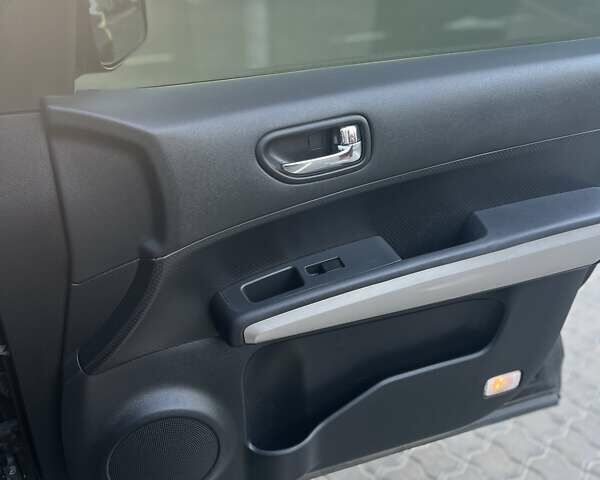 Черный Ниссан ИксТрейл, объемом двигателя 2.49 л и пробегом 157 тыс. км за 14500 $, фото 23 на Automoto.ua