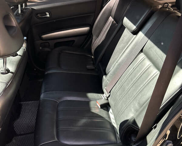 Черный Ниссан ИксТрейл, объемом двигателя 2 л и пробегом 226 тыс. км за 13000 $, фото 9 на Automoto.ua