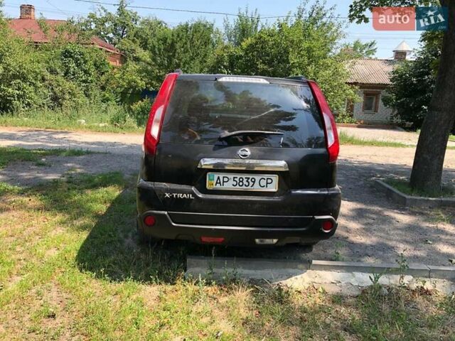 Черный Ниссан ИксТрейл, объемом двигателя 2.49 л и пробегом 343 тыс. км за 8500 $, фото 6 на Automoto.ua