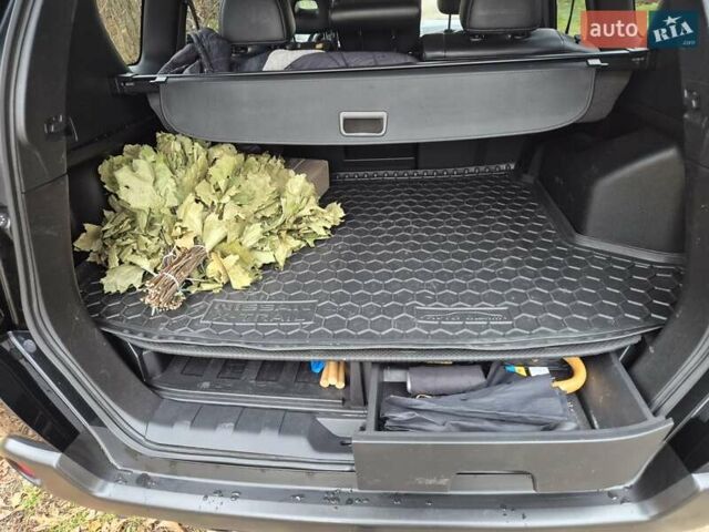 Чорний Ніссан ІксТрейл, об'ємом двигуна 2 л та пробігом 226 тис. км за 12300 $, фото 10 на Automoto.ua