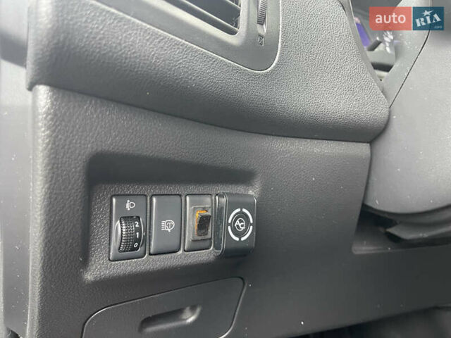 Черный Ниссан ИксТрейл, объемом двигателя 2 л и пробегом 169 тыс. км за 10900 $, фото 14 на Automoto.ua