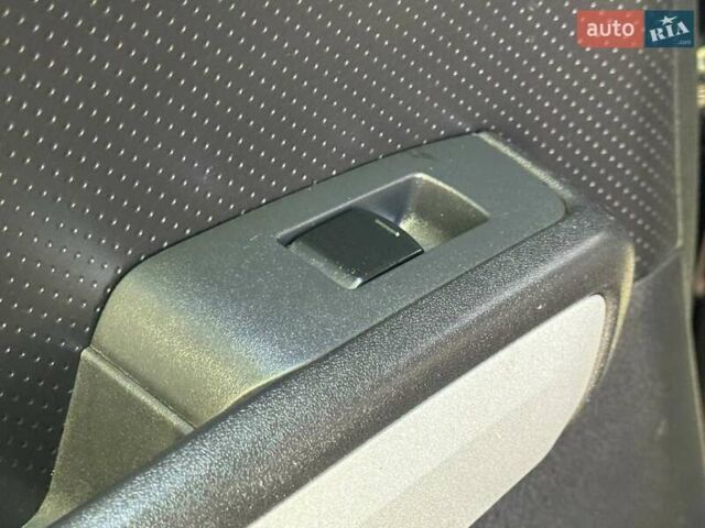 Чорний Ніссан ІксТрейл, об'ємом двигуна 2 л та пробігом 159 тис. км за 10600 $, фото 30 на Automoto.ua