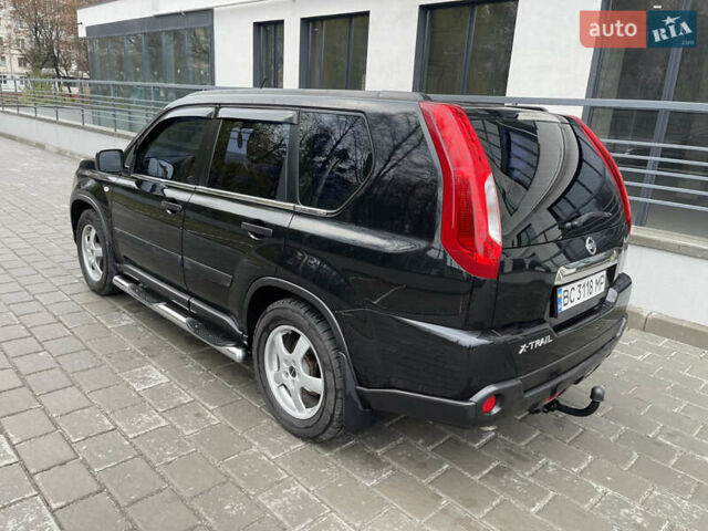 Черный Ниссан ИксТрейл, объемом двигателя 2 л и пробегом 169 тыс. км за 10900 $, фото 8 на Automoto.ua