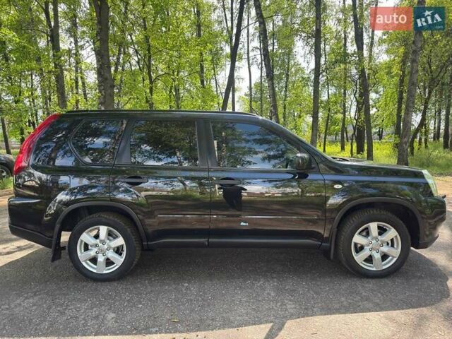 Чорний Ніссан ІксТрейл, об'ємом двигуна 2 л та пробігом 159 тис. км за 10600 $, фото 9 на Automoto.ua