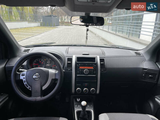 Черный Ниссан ИксТрейл, объемом двигателя 2 л и пробегом 169 тыс. км за 10900 $, фото 15 на Automoto.ua