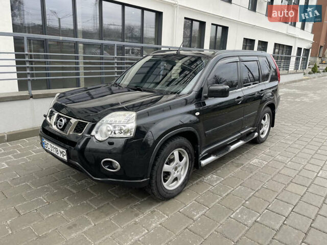 Черный Ниссан ИксТрейл, объемом двигателя 2 л и пробегом 169 тыс. км за 10900 $, фото 5 на Automoto.ua