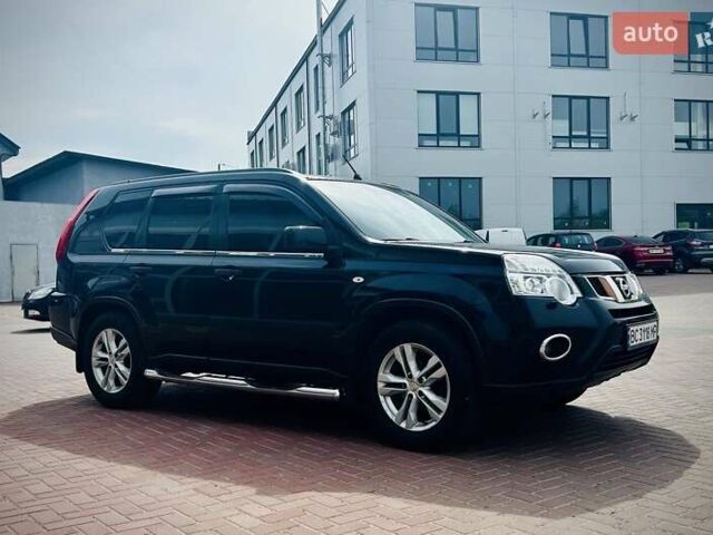 Черный Ниссан ИксТрейл, объемом двигателя 2 л и пробегом 169 тыс. км за 10500 $, фото 2 на Automoto.ua
