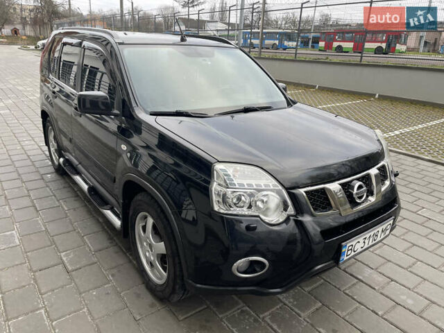Черный Ниссан ИксТрейл, объемом двигателя 2 л и пробегом 169 тыс. км за 10900 $, фото 2 на Automoto.ua