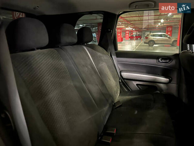 Черный Ниссан ИксТрейл, объемом двигателя 2 л и пробегом 183 тыс. км за 10500 $, фото 30 на Automoto.ua