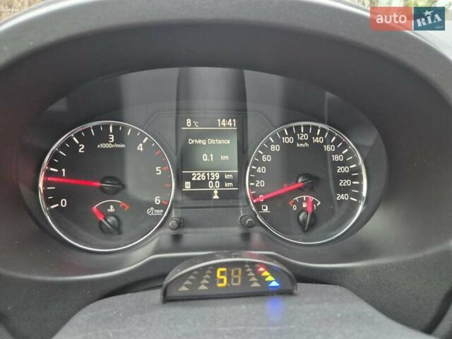 Чорний Ніссан ІксТрейл, об'ємом двигуна 2 л та пробігом 226 тис. км за 12300 $, фото 1 на Automoto.ua