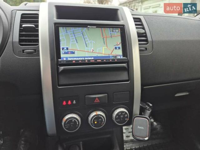 Чорний Ніссан ІксТрейл, об'ємом двигуна 2 л та пробігом 226 тис. км за 12300 $, фото 19 на Automoto.ua