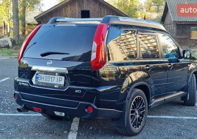 Чорний Ніссан ІксТрейл, об'ємом двигуна 2 л та пробігом 179 тис. км за 12500 $, фото 11 на Automoto.ua