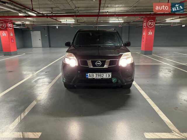 Черный Ниссан ИксТрейл, объемом двигателя 2 л и пробегом 183 тыс. км за 10500 $, фото 1 на Automoto.ua