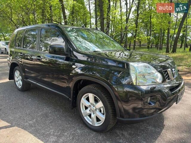 Чорний Ніссан ІксТрейл, об'ємом двигуна 2 л та пробігом 159 тис. км за 10600 $, фото 6 на Automoto.ua