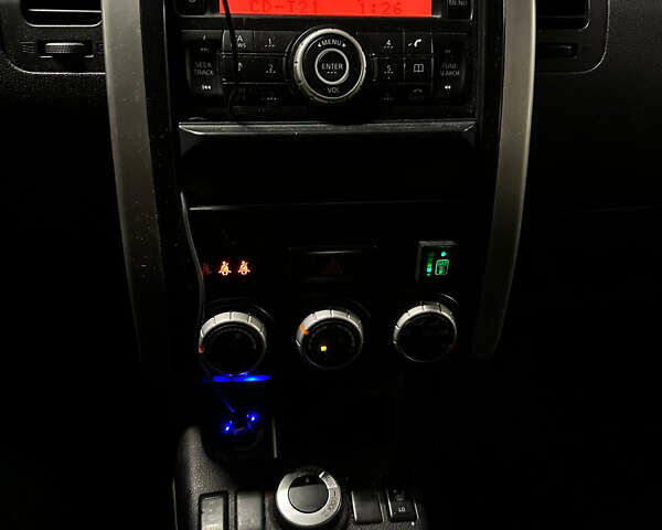 Черный Ниссан ИксТрейл, объемом двигателя 2 л и пробегом 183 тыс. км за 10500 $, фото 28 на Automoto.ua