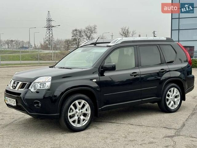 Черный Ниссан ИксТрейл, объемом двигателя 2 л и пробегом 11 тыс. км за 18500 $, фото 6 на Automoto.ua