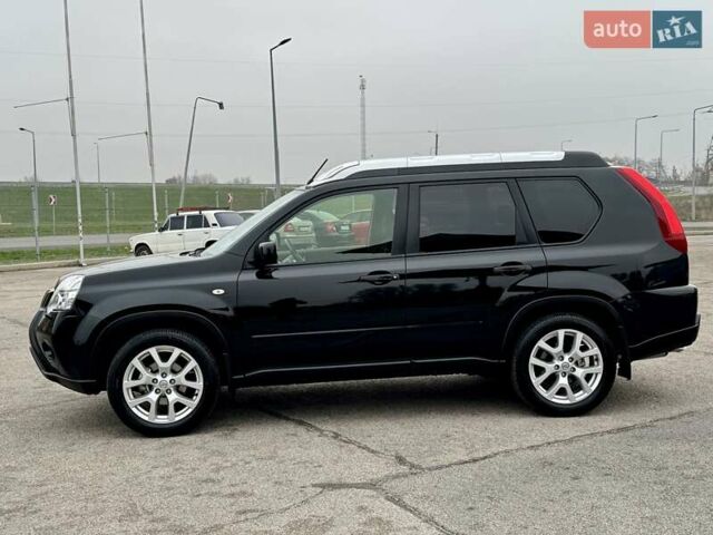 Черный Ниссан ИксТрейл, объемом двигателя 2 л и пробегом 11 тыс. км за 18500 $, фото 5 на Automoto.ua