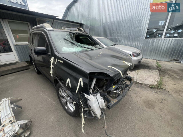 Черный Ниссан ИксТрейл, объемом двигателя 2 л и пробегом 170 тыс. км за 3900 $, фото 7 на Automoto.ua