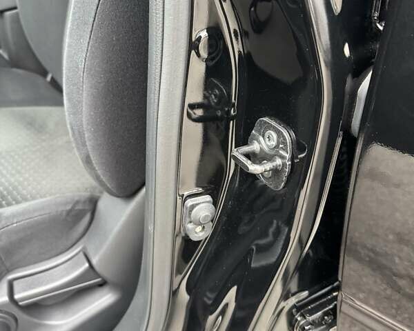 Черный Ниссан ИксТрейл, объемом двигателя 2 л и пробегом 11 тыс. км за 18500 $, фото 42 на Automoto.ua