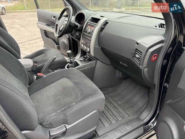 Черный Ниссан ИксТрейл, объемом двигателя 2 л и пробегом 11 тыс. км за 18500 $, фото 58 на Automoto.ua