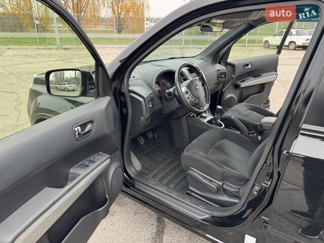 Черный Ниссан ИксТрейл, объемом двигателя 2 л и пробегом 11 тыс. км за 18500 $, фото 29 на Automoto.ua